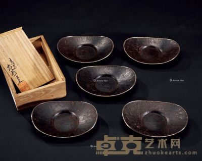 松花堂作 银边铁打出茶托（一组五件）、共箱 长11.8cm