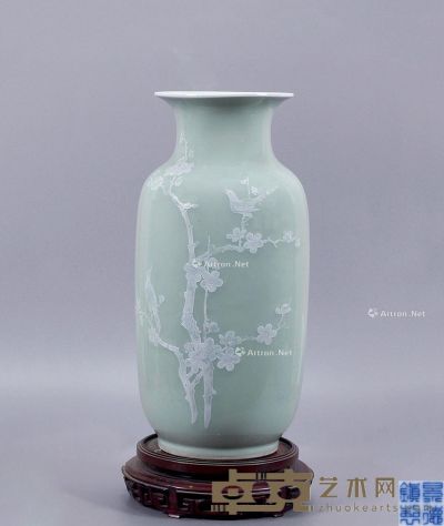 豆青釉，对白，冬瓜瓶连座 高44cm
