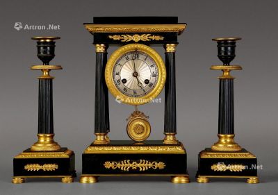 20世纪 法国黑理石铜鎏金座钟、烛台 (3件)