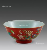 清雍正 官窑珊瑚釉描珐琅彩花卉纹碗