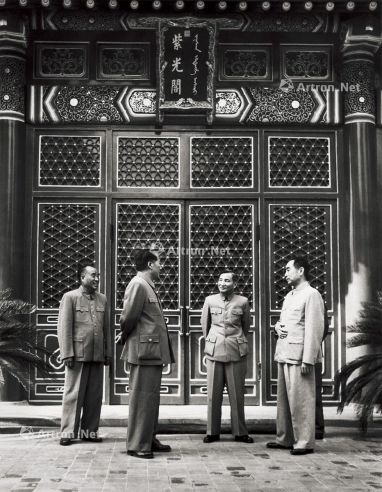 侯波 1954年 毛泽东 朱德 周恩来 陈云在中南海紫光阁