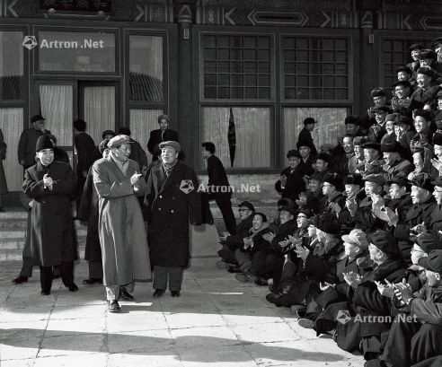 侯波 1958年 毛泽东接见专业会议代表