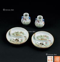 清代（1644～1911） 粉彩花蝶纹调色盘一对 双象耳小瓶 （一对）