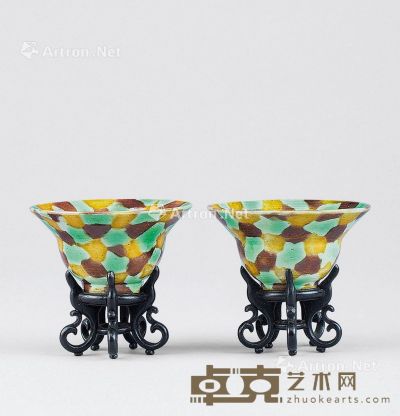 清代（1644～1911） 素三彩茶杯 （一对 直径6.2cm；高3.2cm
