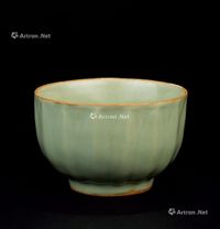 宋代（960～1279） 青瓷莲瓣纹茶碗