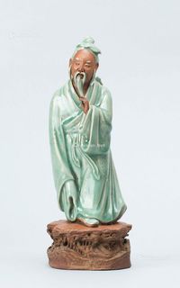 元代（1279～1368） 龙泉窑露胎人物立像