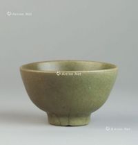 明代（1368～1644） 龙泉窑花卉纹碗