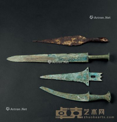战国（B.C.475-221） 青铜戈 剑 刀等 （四件一组） 尺寸不一