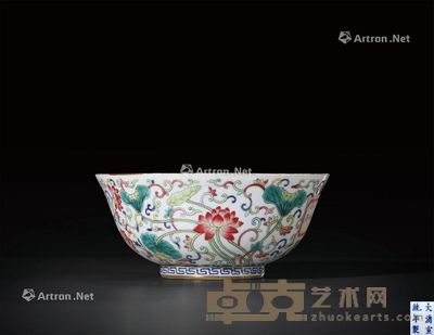 清宣统 粉彩描金缠枝莲纹碗 直径15cm