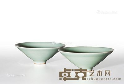 元 龙泉窑青釉斗笠盏 (一对) 直径13.4cm