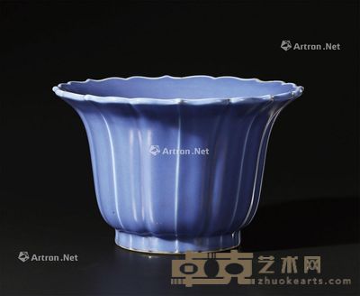 清早期 蓝釉葵瓣式花盆 直径30.5cm