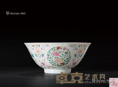 清嘉庆 粉彩开光四季花卉纹碗 直径19cm