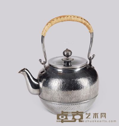 19世纪 竹影堂荣真造·望月形·系月搥目纹·银壶 高18cm；宽16.2cm