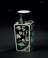 清代（1644-1911） 素三彩四方花瓶