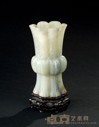 宋代（960-1279） 玉雕花觚形花瓶 高12.8cm