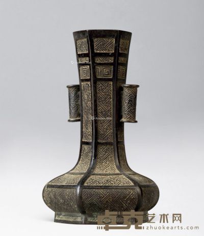 明代（1368-1644） 铜六角双耳卍字纹花插 高16.7cm