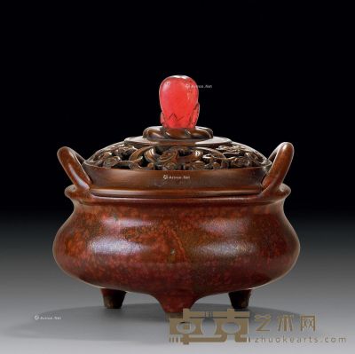 清代（1644-1911） 仿铁锈红桥耳三足香炉 高10.7cm
