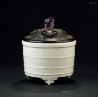 清早期（1644-1775） 德化窑龙纹三足香炉