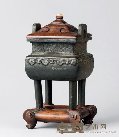 清代（1644-1911） 铜如意纹冲天耳四足香炉 高18.5cm
