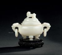 清乾隆（1736-1795） 白玉狮钮双龙耳香炉