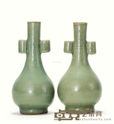 元代 龙泉青釉贯耳瓶 （一对） 高16.5cm×2