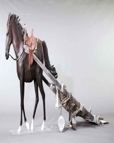李桓权 2009年作 三位一体 皮革 钢 雕塑