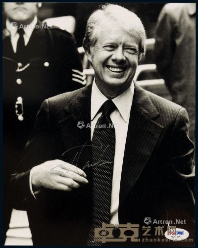 P 美国第39任总统吉米·卡特亲笔签名黑白照片一张 22×25cm
