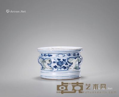 明十七世纪 青花折枝花卉镂空器座 直径16cm