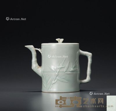 清晚期 粉青釉竹节茶壶 长13.8cm