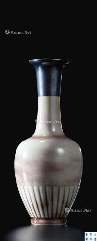 清康熙 豇豆红釉菊瓣瓶