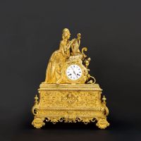 1860年左右 铜鎏金公主竖琴钟 （一件）
