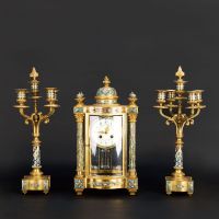 1890年左右 铜鎏金珐琅四柱三件套台式钟 （三件）