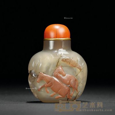 清 玛瑙巧雕人物双骏图鼻烟壶 6.8×5.2×3.2cm