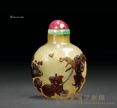 清 玛瑙雕人物瑞兽鼻烟壶 6×4.2×3.2cm