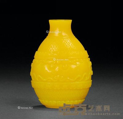 清中期 鸡油黄制料雕花鼻烟壶 7.3×4.9cm