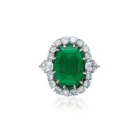 宝格丽设计 4.05克拉哥伦比亚祖母绿配钻石戒指