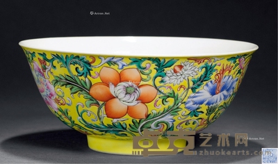 清乾隆 内矾红五蝠外洋彩缠枝花卉纹碗 直径18.5cm