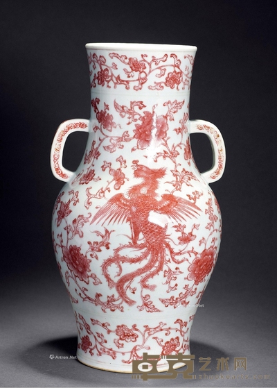 清乾隆 釉里红凤纹双耳橄榄瓶 高33.5cm