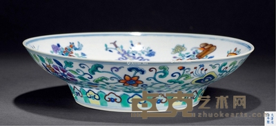 清同治 斗彩暗八宝折腰盘 直径21cm