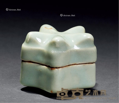 明以前 龙泉窑五角粉盒 直径5.5cm