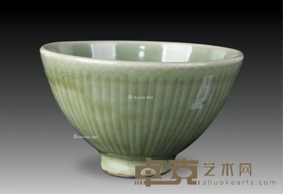 明早期 龙泉窑鸡心碗 直径14.5cm