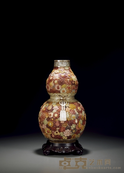 清 寿山石嵌螺钿百花不漏地葫芦瓶 高35.5cm；带座高39cm