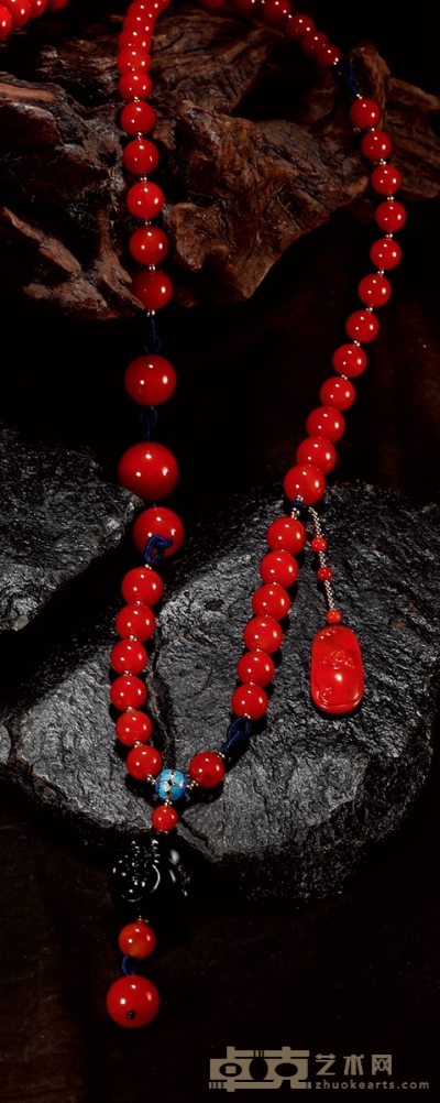侯晓锋 秀薇 南红项链 最大珠径1.7cm；佛头2.3×2.2×2.1cm；南红佛3.0×1.4