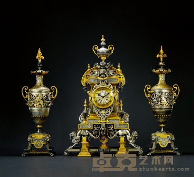 镀银鎏金钟 （三件套） 高74cm；宽48cm；配瓶高67cm