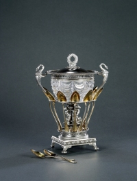 1820年制 纯银配水晶罐