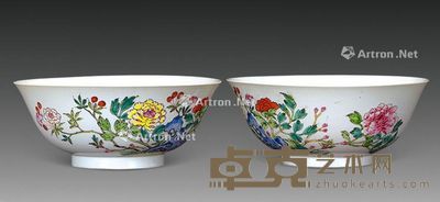 旧 粉彩花卉纹富贵吉祥大碗 （一对） 直径18cm