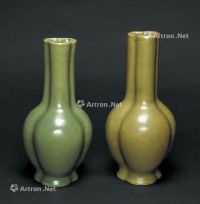 20世纪早期 茶叶未釉三瓣形葫芦瓶 （一对）