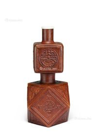 20th 世纪早期 多角形葫芦制瓶