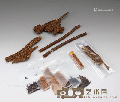 沉香 （一批） 尺寸不一；重160g