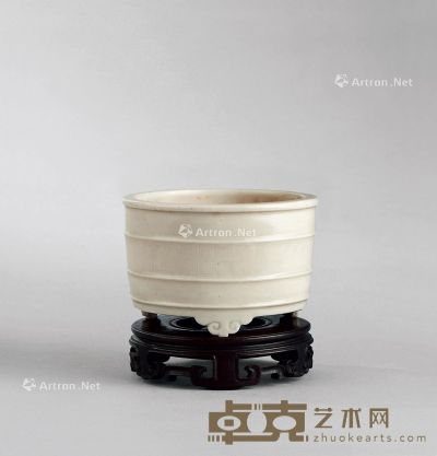 明代 德化窑白瓷回纹三如意足香炉 直径8.8cm；高5.9cm